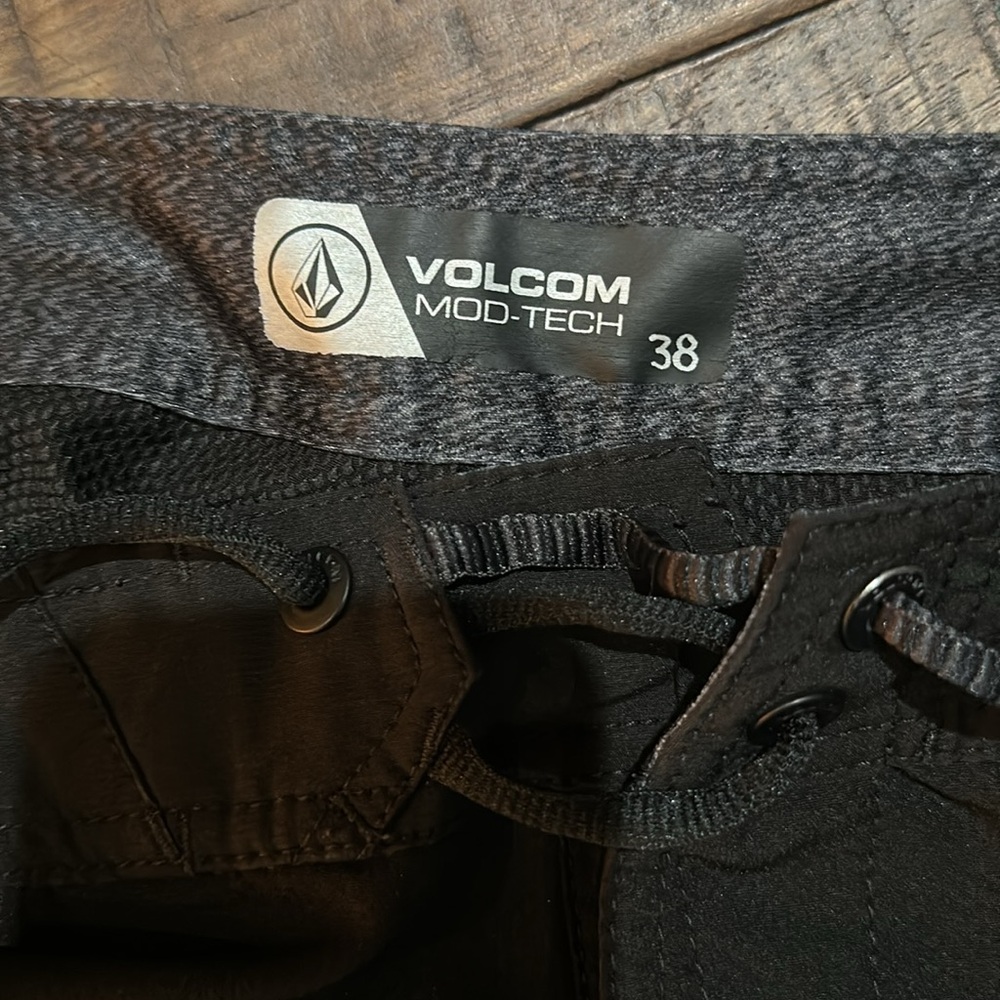 Volcom Mod Tech Black & Red Hawaii Islands Swim T… - image 5